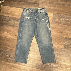 NWT American Eagle Women Size 10 Jeans Mom Straight Pants Distressed stretch